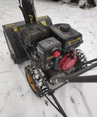 купить Снегоуборщик  ЧЕМПИОН ST556 Б/У в Москве - фото 