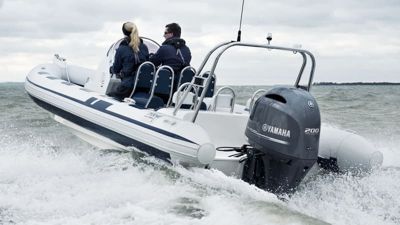 купить 2х-тактный лодочный мотор YAMAHA 200AETX в Москве - фото 