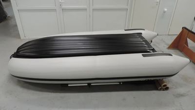 купить Лодка ПВХ COMPAS 325E + 2х-тактный лодочный мотор MERCURY ME 9.9 MH TMC (247CC) в Москве - фото 