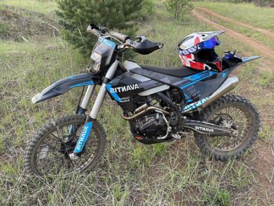 Мотоцикл кроссовый эндуро AVANTIS 250 CARB (PR250/172FMM-5 DESIGN HS ЧЕРНЫЙ) ARS с ПТС Б/У в Москве