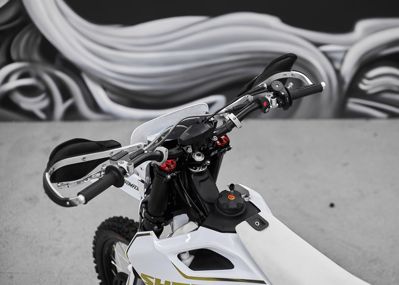 купить Мотоцикл SHARMAX Expert Pro 300 2T Husq Edition в Москве - фото 