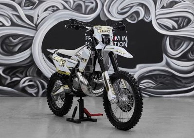 купить Мотоцикл SHARMAX Expert Pro 300 2T Husq Edition в Москве - фото 