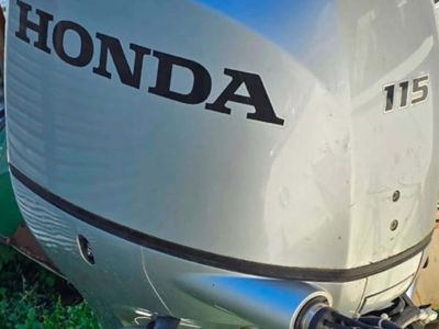 купить 4х-тактный лодочный мотор HONDA BF115 JLDU Б/У в Москве - фото 