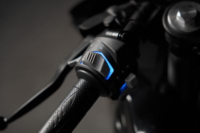 купить Электромотоцикл SHARMAX E-GP501 (72V/90Аh) в Москве - фото 